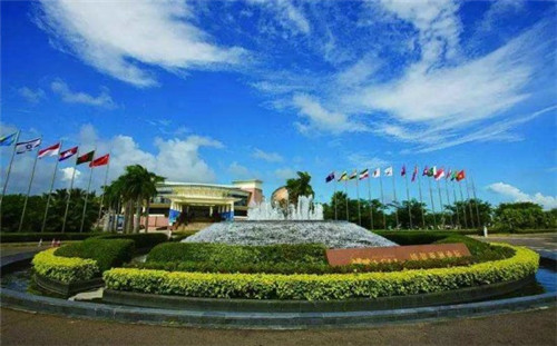 离云南师范大学最近的景区（云南师范大学附近的景点）