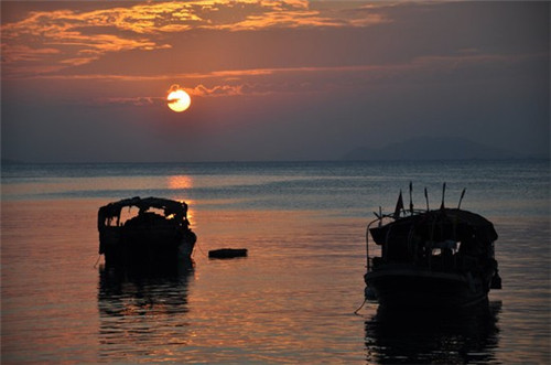 夕阳落日落风沙什么歌（夕阳落日落风沙是什么歌）